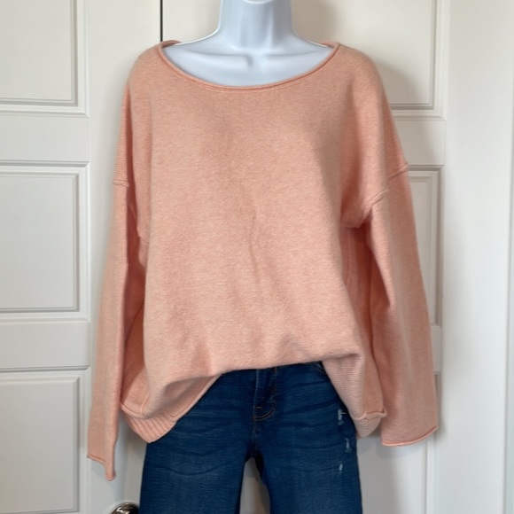 Yummy Sweater Co Pullover Sweater - Picture 2 of 7